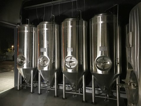 荷蘭客戶的釀酒設(shè)備安裝完成！